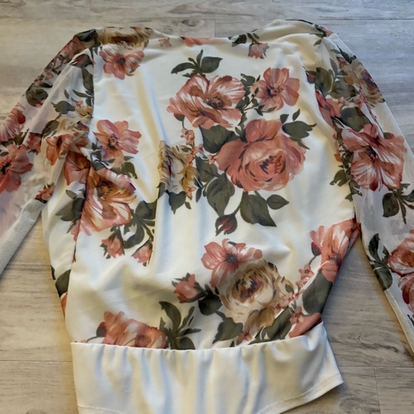 Windsor Rose Bloom Floral Sheer Long Sleeve Bodysuit V Neck Plunge Thong Small - Picture 6 of 6